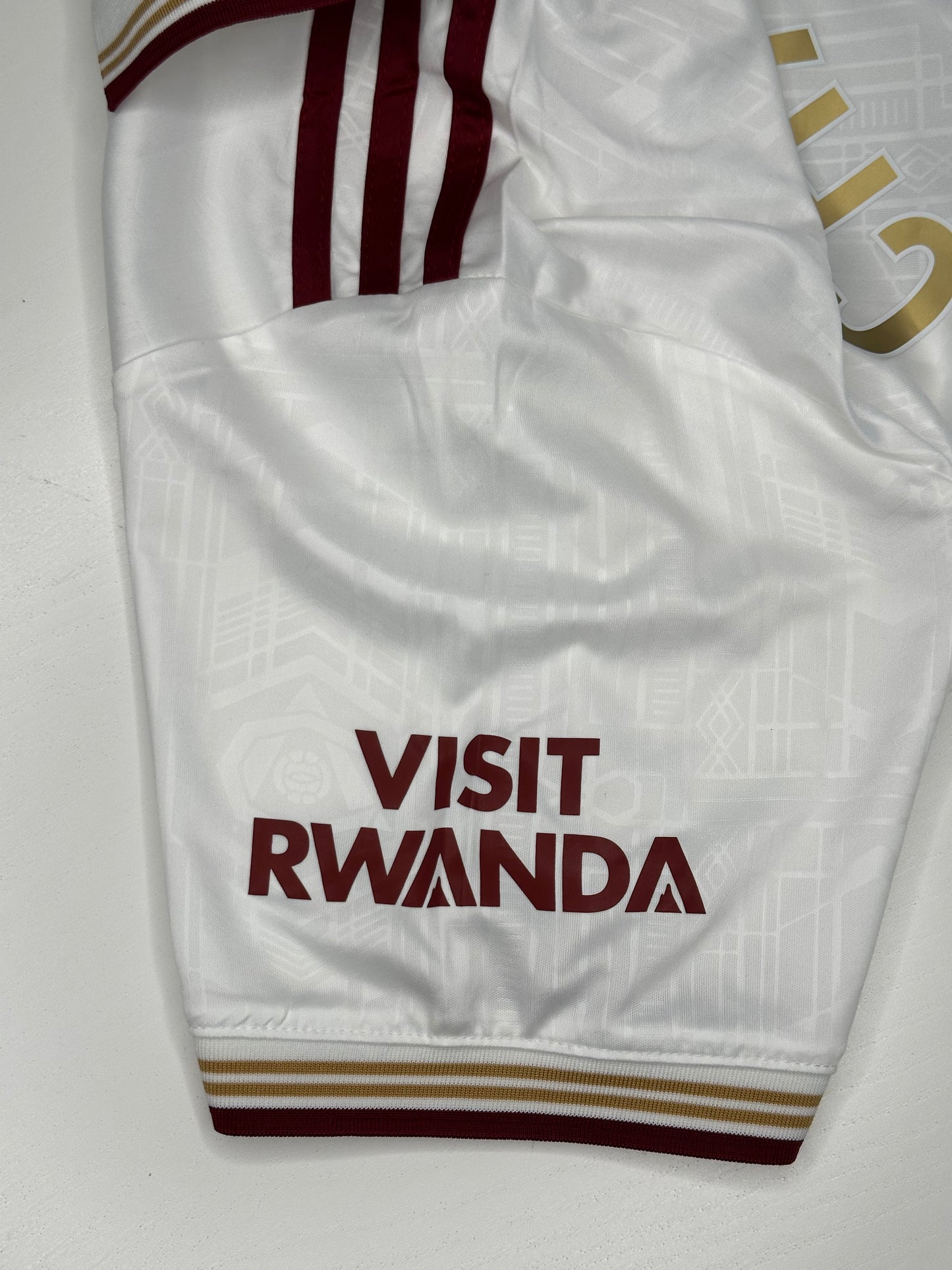 Arsenal 2025/26 Champions White Shirt – Gold #26 – Fan Version – Adult Medium