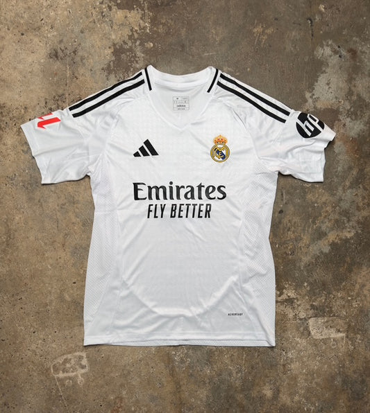 Real Madrid 2024/25 Home Jersey Mbappé #9 – White Adidas Fan Version Football Shirt | 24/25 La Liga Kit | Emirates Fly Better