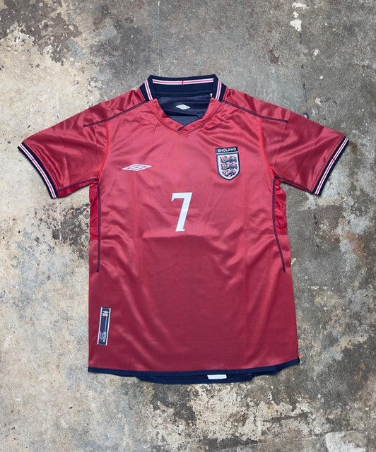 England 2006 Away Jersey Beckham #7 – Umbro Red Football Shirt | Three Lions World Cup 2006 Kit | Retro England Fan Version