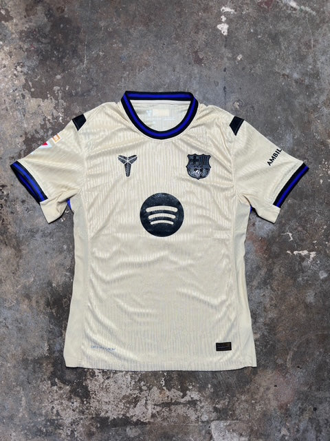 Barcelona Lamine Yamal #10 2025/26 Away Player Version Jersey – Kobe Tribute Edition | Nike Dri-FIT ADV Fitted Elite Kit | Barça Cream Gold Football Shirt